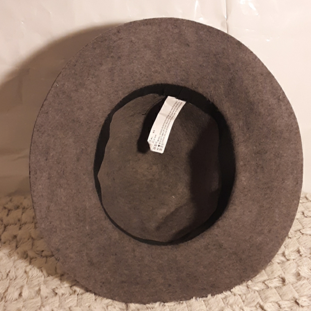 Wool Hat - Picture 3 of 4